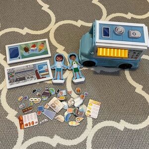 Melissa and Doug Magnetic Food Truck